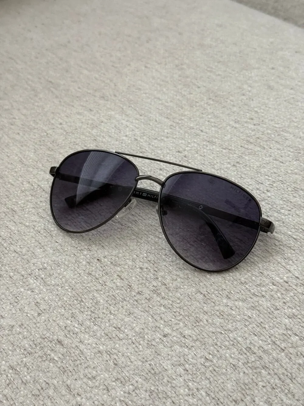 Tommy Hilfiger TH Aviator Sunglasses Gunmetal Silver Dark Gray Gradient Ombre